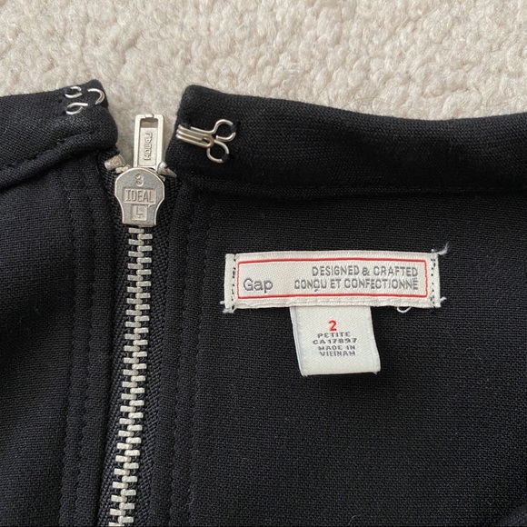 Gap black mini dress with zip pockets size 2 petite - Picture 4 of 5